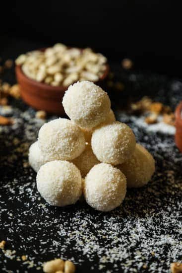 Rava Ladoo Recipe