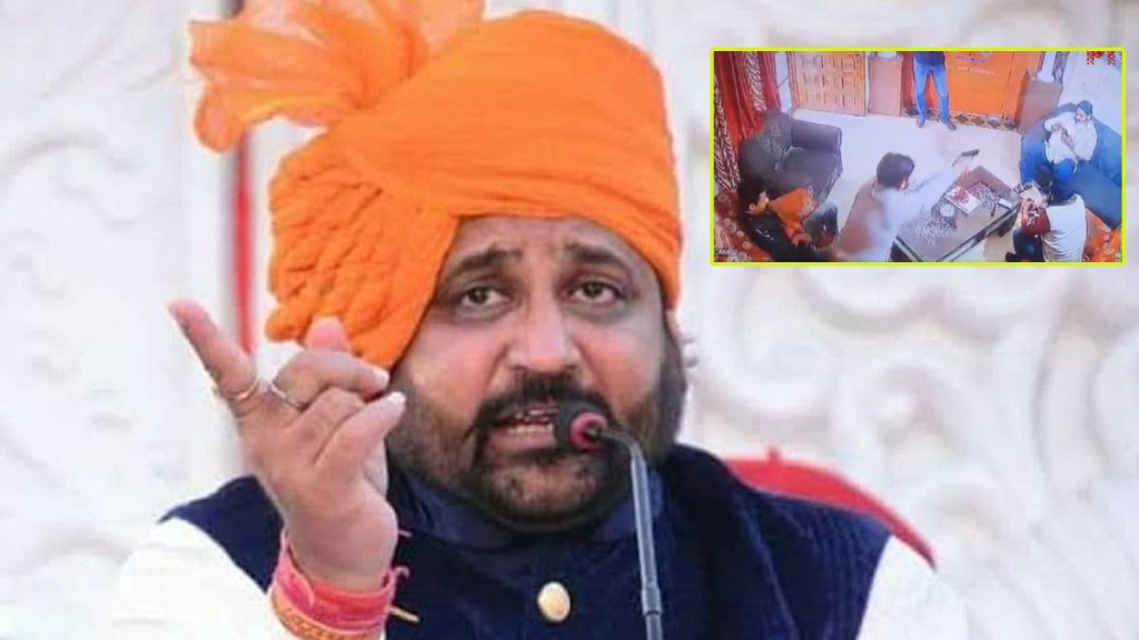 Karni Sena chief Sukhdev Singh Gogamedi shot dead News in Marathi