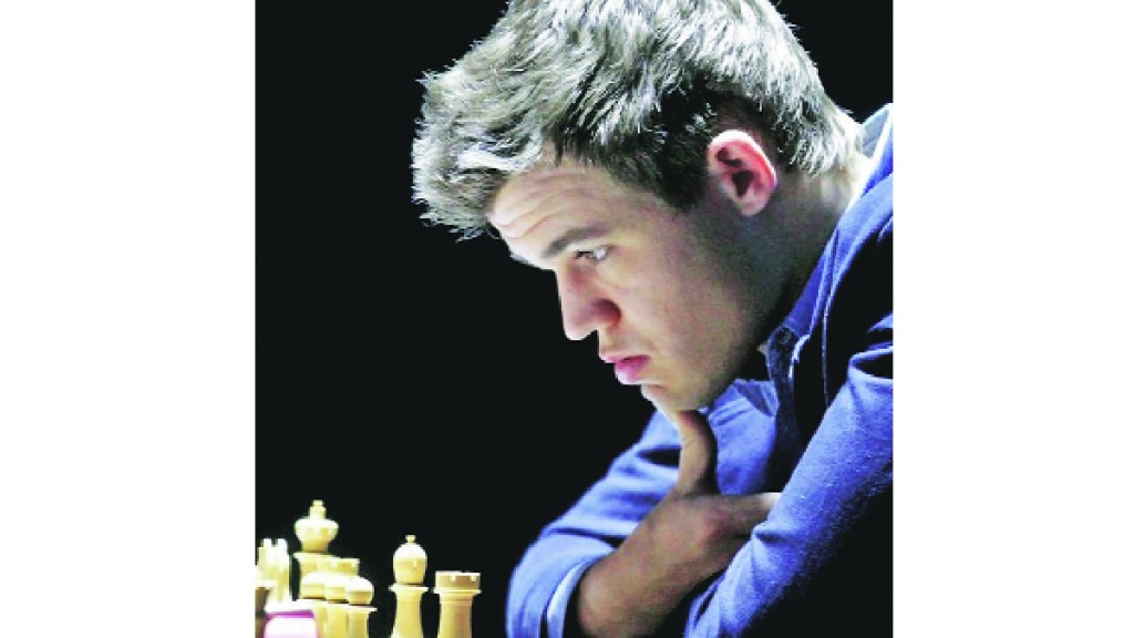 Loksatta Lokrang Magnus Carlsen Football Play Magnus chess