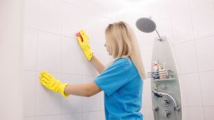 how to clean bathroom