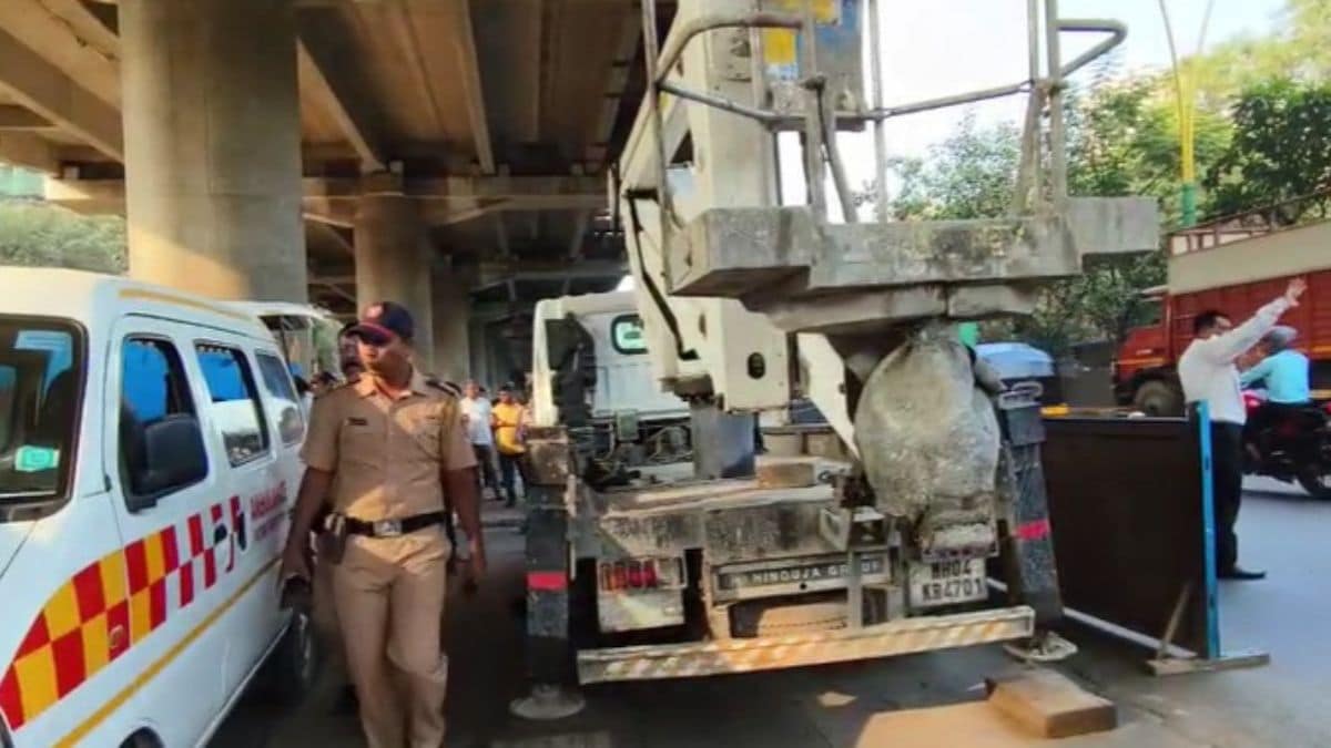 Worker dies after falling from girder during metro work
