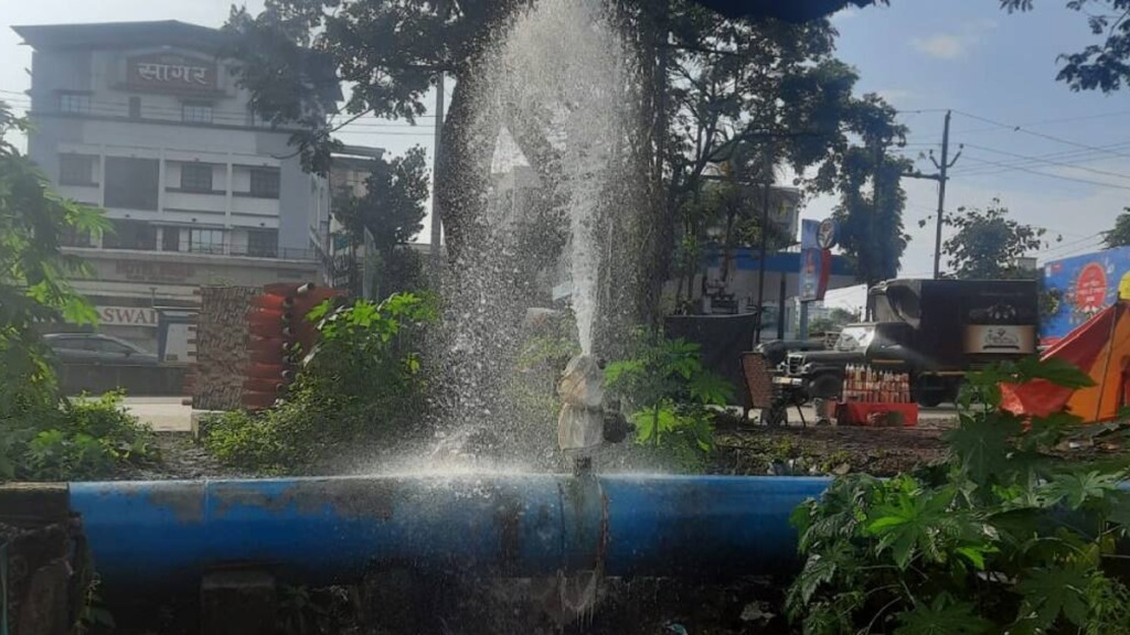 water pipe leaked Liberty garden front BMC office Malad affected water supply some parts Malad mumbai