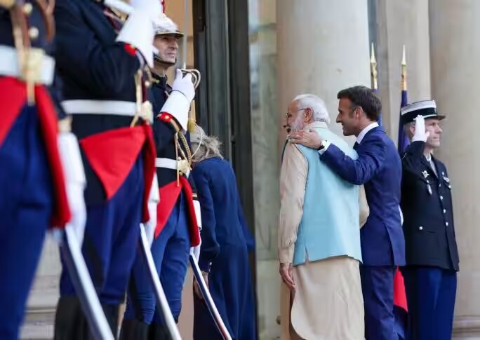 pm modi with france macron