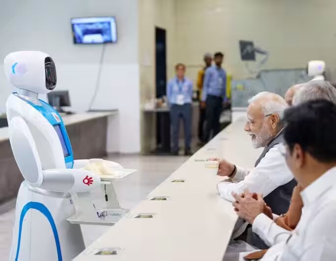 pm modi with robot