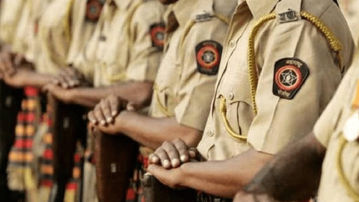 Mumbai Police all-out operation Friday night prevent disruption New Year's Eve festivities mumbai