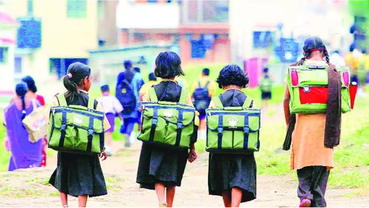 Attendance of school students online registration started pune print news