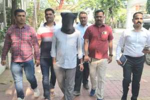 tuition teacher arrested for molesting 8 year old girl student in kalyan