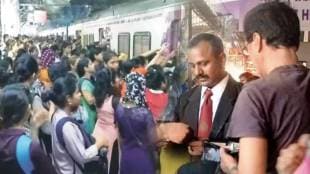 central railways conducts strict ticket checking at thane station