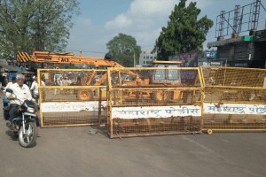 Traffic jams collapse railway flyover Indore-Pune National Highway Manmad