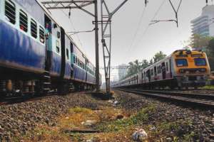 197 trains delayed due to alarm chain pulling incidents across maharashtra