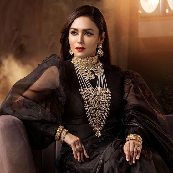 Amruta Khanvilkar Makar Sankranti 2024