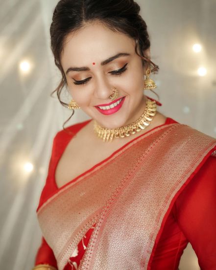 Amruta Khanvilkar Makar Sankranti 2024