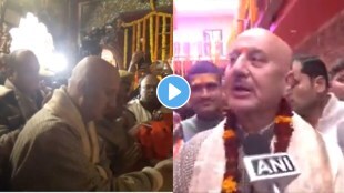 Anupam Kher offers prayers at Hanuman Garhi Mandir in Ayodhya