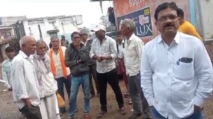 Villagers of Wakod in Jamner Assembly Constituency took the chariot of Bharat Vishkar Sankalp Yatra which came to the village back out of the village