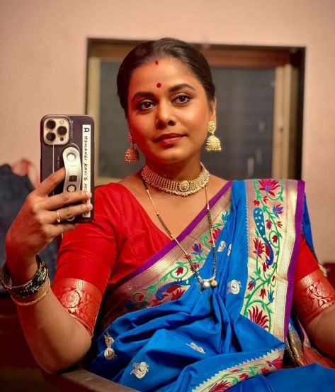 Actress Hemangi Kavi