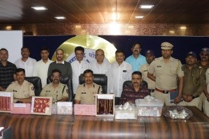 Investigation of theft of gold silver vehicle nashik