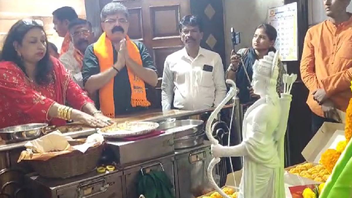 Jitendra Awhad in ram temple