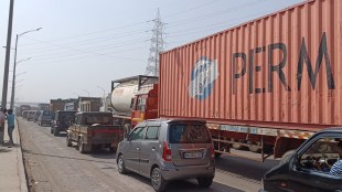 Traffic Jam Uran-Panvel Road Heavy Congestion of vehicles Jasai-Gavan Phata navi mumbai