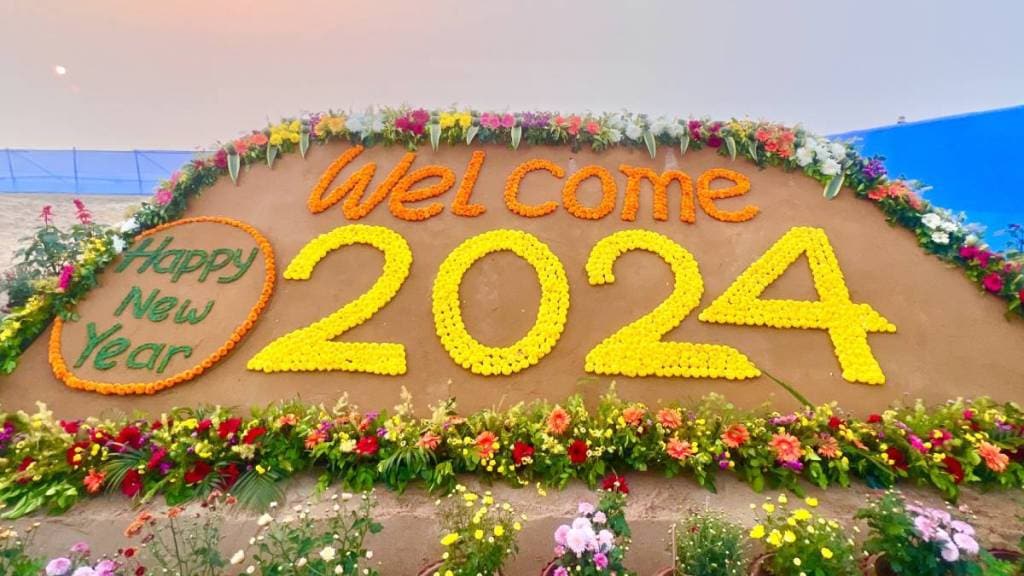 Sudarsan Pattanaik Make Sand Art at Puri beach For Welcome New Year 2024
