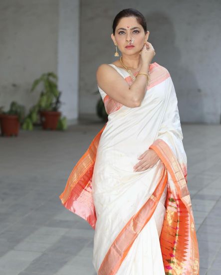 Sonalee Kulkarni White Paithani Saree