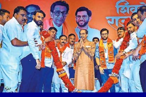 Uddhav Thackeray criticizes Narendra Modi in Nashik meeting