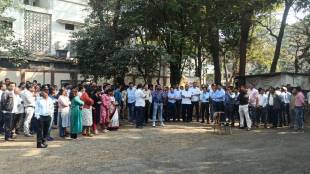 electricity workers protest gate meeting next to electricity offices nagpur maharashtra