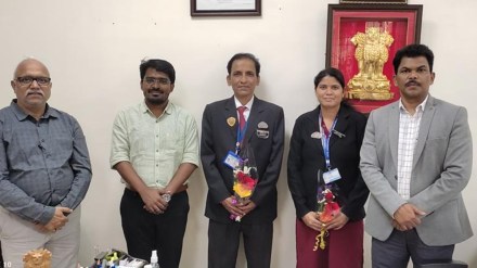 pune station ticket checker news in marathi, two ticket checkers pune
