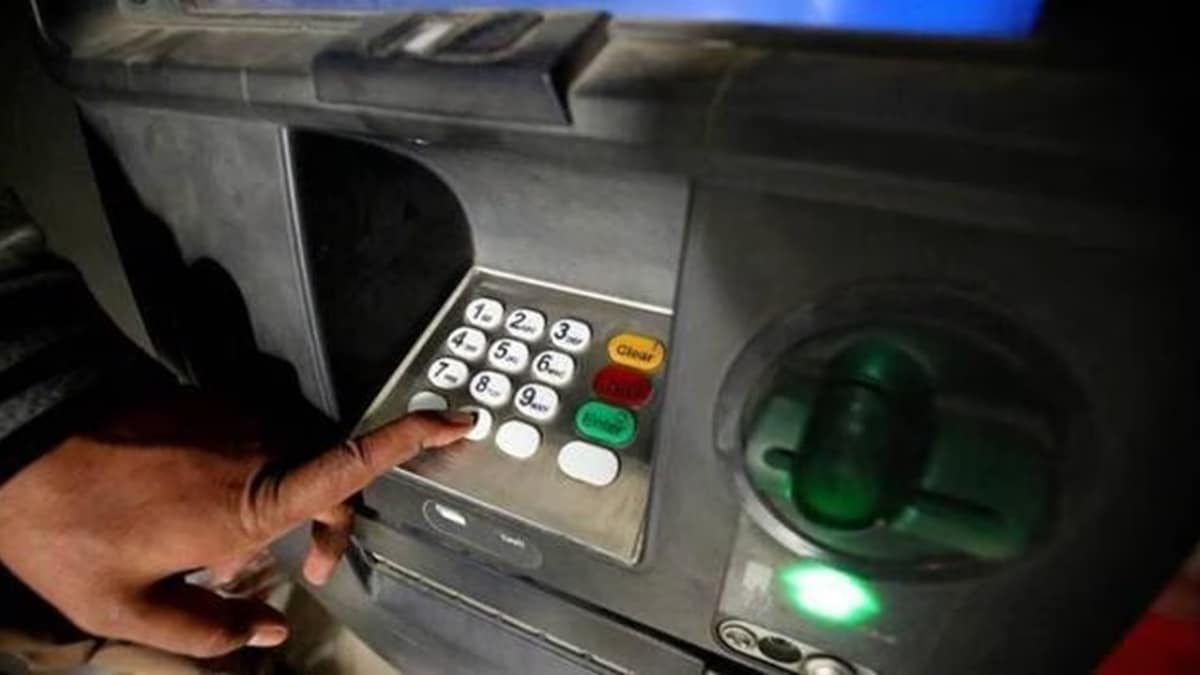 mumbai money stolen from atm machine, atm machine cello tape,