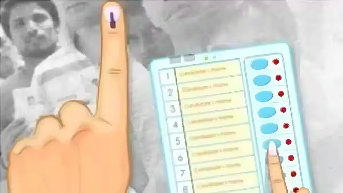 Argument that polling for Lok Sabha will be held in Delhi due to the notification issued by the State Election Commission five days ago