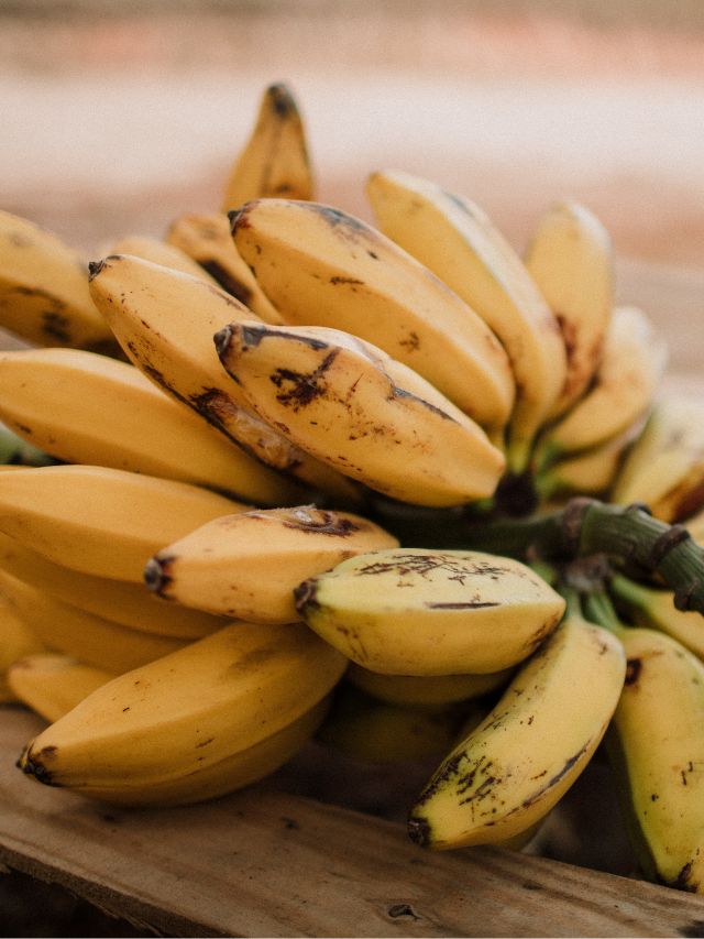 beneficial to eat banana in winter health tips gujarati news
