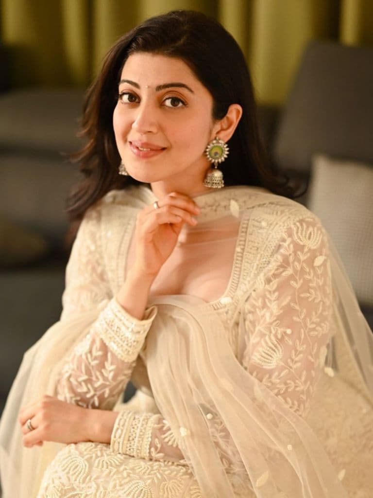 Ram madnirAyodhya Donation south actress pranitha