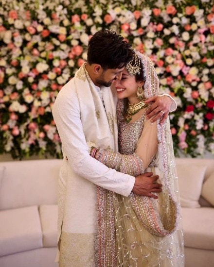 shoaib malik marries pakistani actress sana javed