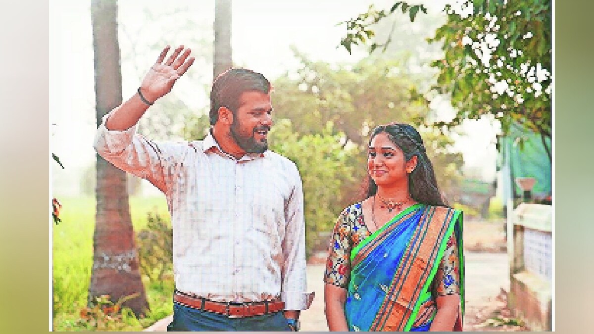 Loksatta Entertainment Story of farmer movie Navardev BSc Agri 