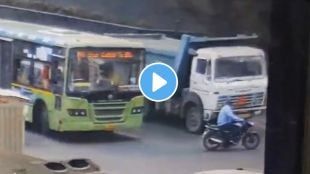 Golf Course Chowk In Yerwada truck bike accident pune video viral