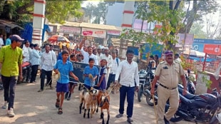 non-availability of teachers students parents protesting in shahapur