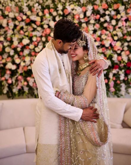 shoaib malik married to Sana Javed