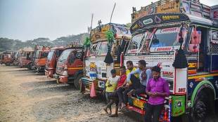 chaos in gondia district over truck drivers strike against new hit and run law