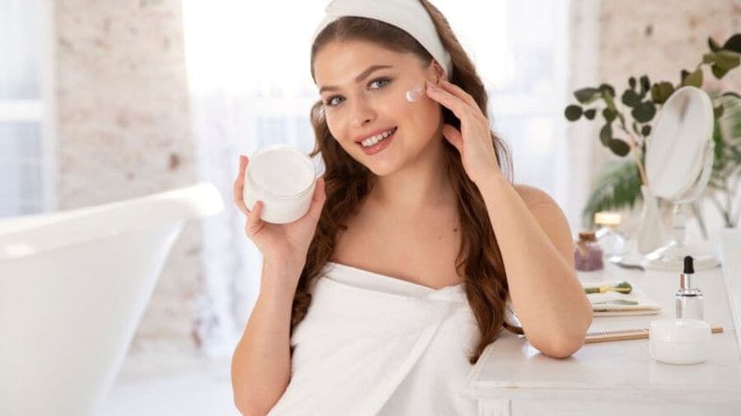 DIY aloe vera de tanning face pack at home