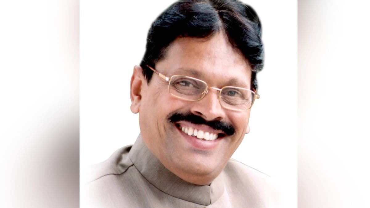 Thackeray group deputy leader and former minister Baban Gholap resigned from the primary membership of the party