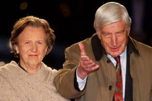 Former Dutch PM and wife die hand in hand