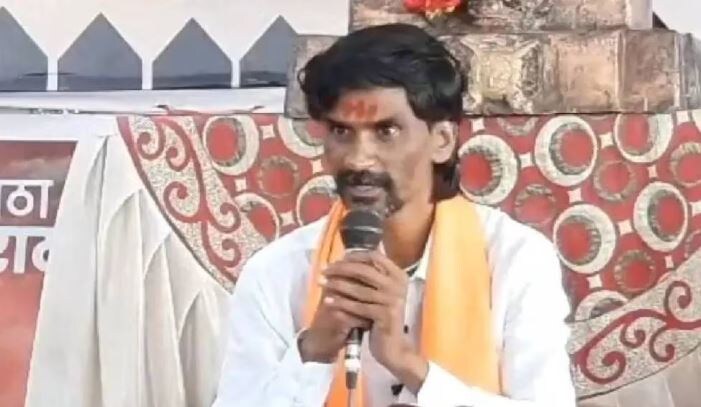 manoj jarange and devendra fadnavis