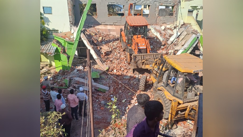 Madrasa in Lakshatirtha area of Kolhapur city was demolished