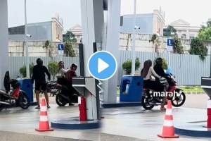 woman mistakenly sat on another person bike instead of boyfriend funny video