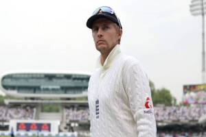 Joe Root hand Little Finger injured after being hit by a ball