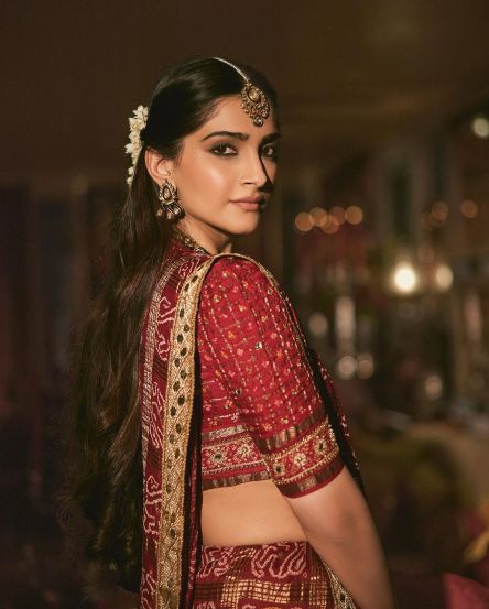 Sonam Kapoor Mom Gharchola Saree