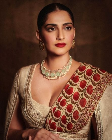 Sonam Kapoor Mom Gharchola Saree