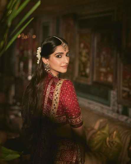 Sonam Kapoor Mom Gharchola Saree