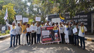 Aap protests in front of Nashik mnc