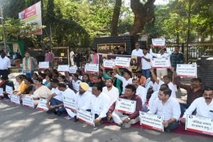 Sharad Pawar group protest