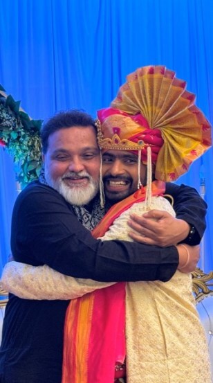 दिग्दर्शक रवी जाधव यांच्यासह 'टाइमपास' चित्रपटातील कलाकार मंडळींनी या लग्नाला हजेरी लावली होती. शिवाय सिद्धार्थ जाधवही पाहायला मिळाला.